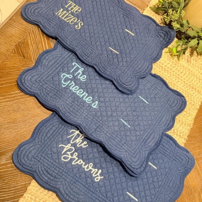 Gepersonaliseerde, geborduurde ovenschotelhoes met tekst, ovenschotelhoes met geschulpte rand, ideaal als bedankje voor een vrijgezellenfeest of housewarmingcadeau voor vrienden/familie.