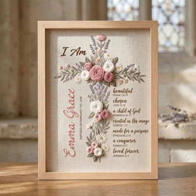 Gepersonaliseerd geborduurd bloemenkruis doopframe met naam en datum, houten wanddecoratie met linnenstructuur, kraamcadeau voor pasgeborene/familie/kinderen
