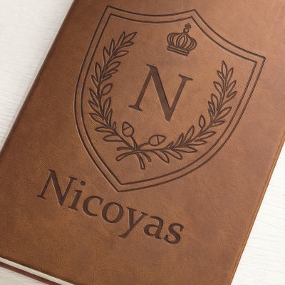 Personalisiertes Notizbuch mit Alphabet-Wappen und Namen, A5-Lederjournal, Geschenk zum Geburtstag/Vatertag/Abschluss für Ehemann/Vater/Familie/Freunde/Männer