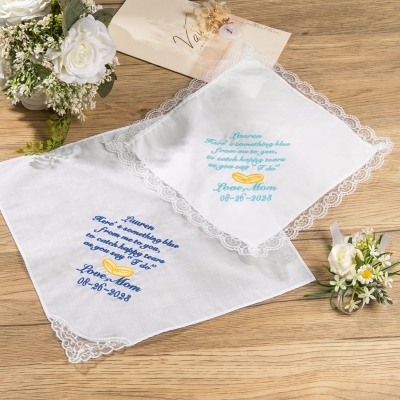 Mouchoir personnalisé en dentelle de mariage brodé en coton avec nom et date, quelque chose de bleu, cadeau de mariage de maman à fille