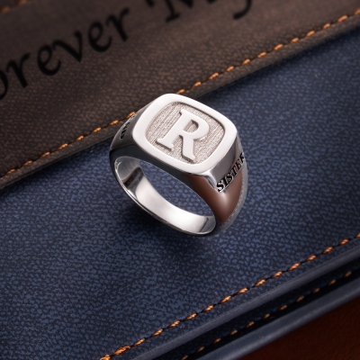 Bague chevalière initiale unisexe en argent sterling carré personnalisé