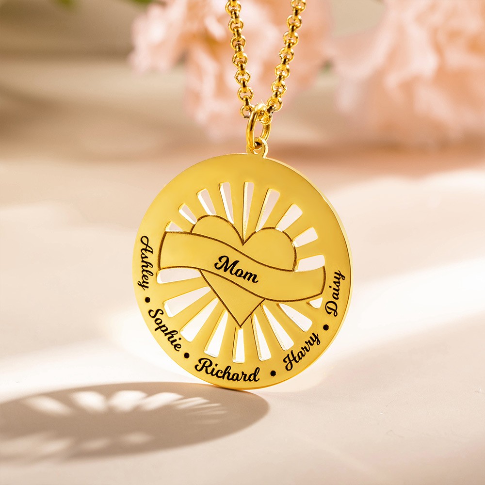 Circle necklace with names