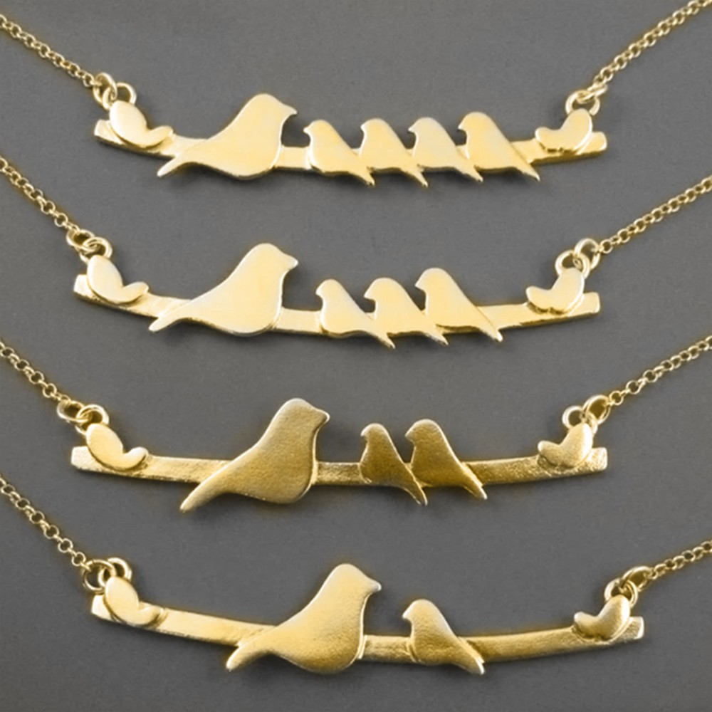 Collier personnalisé de famille d'oiseau, oiseau de mère avec 1-5 oiseaux de bébé, enfants de 1 jusqu'à 5, collier pour le cadeau de jour de mère