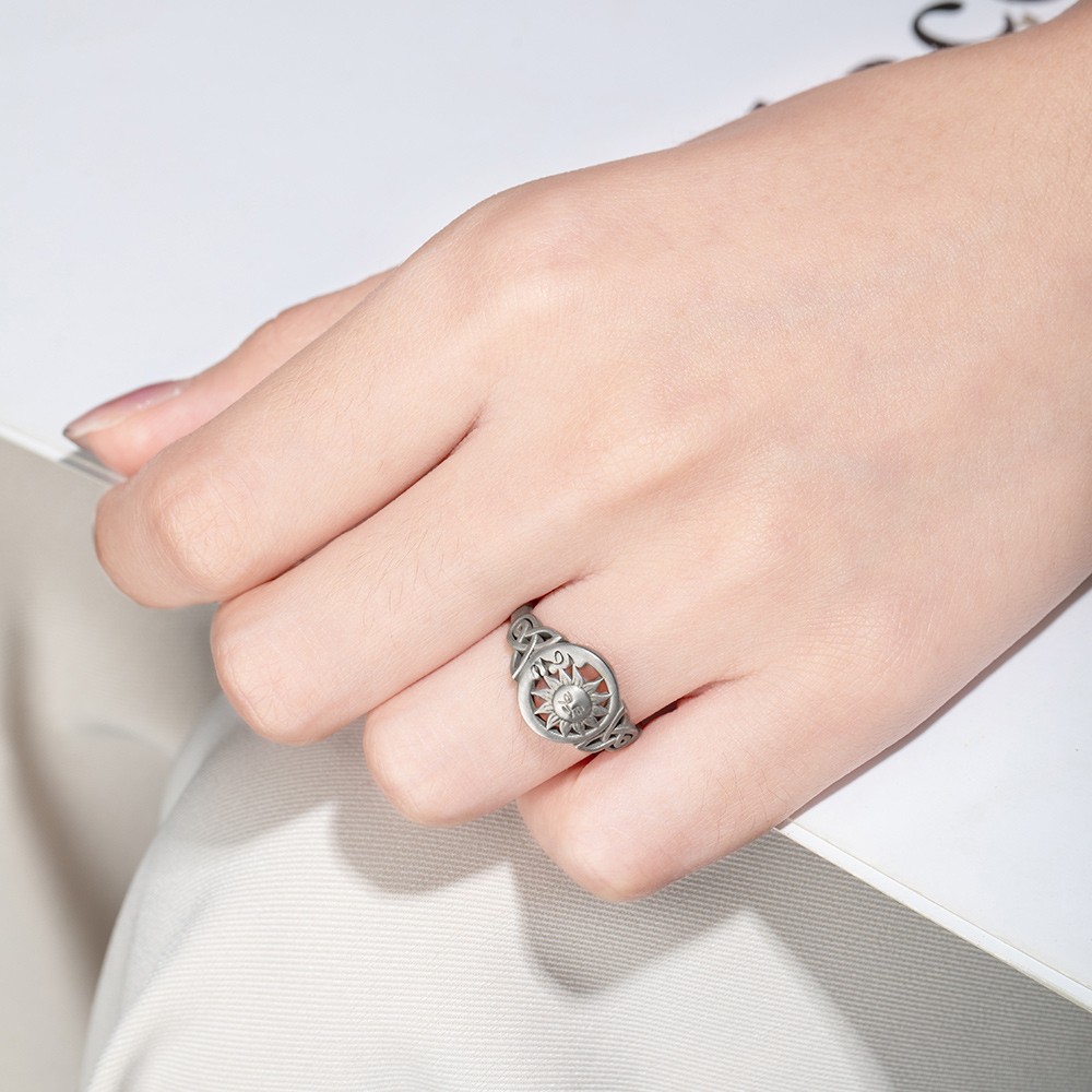 trinity knot ring