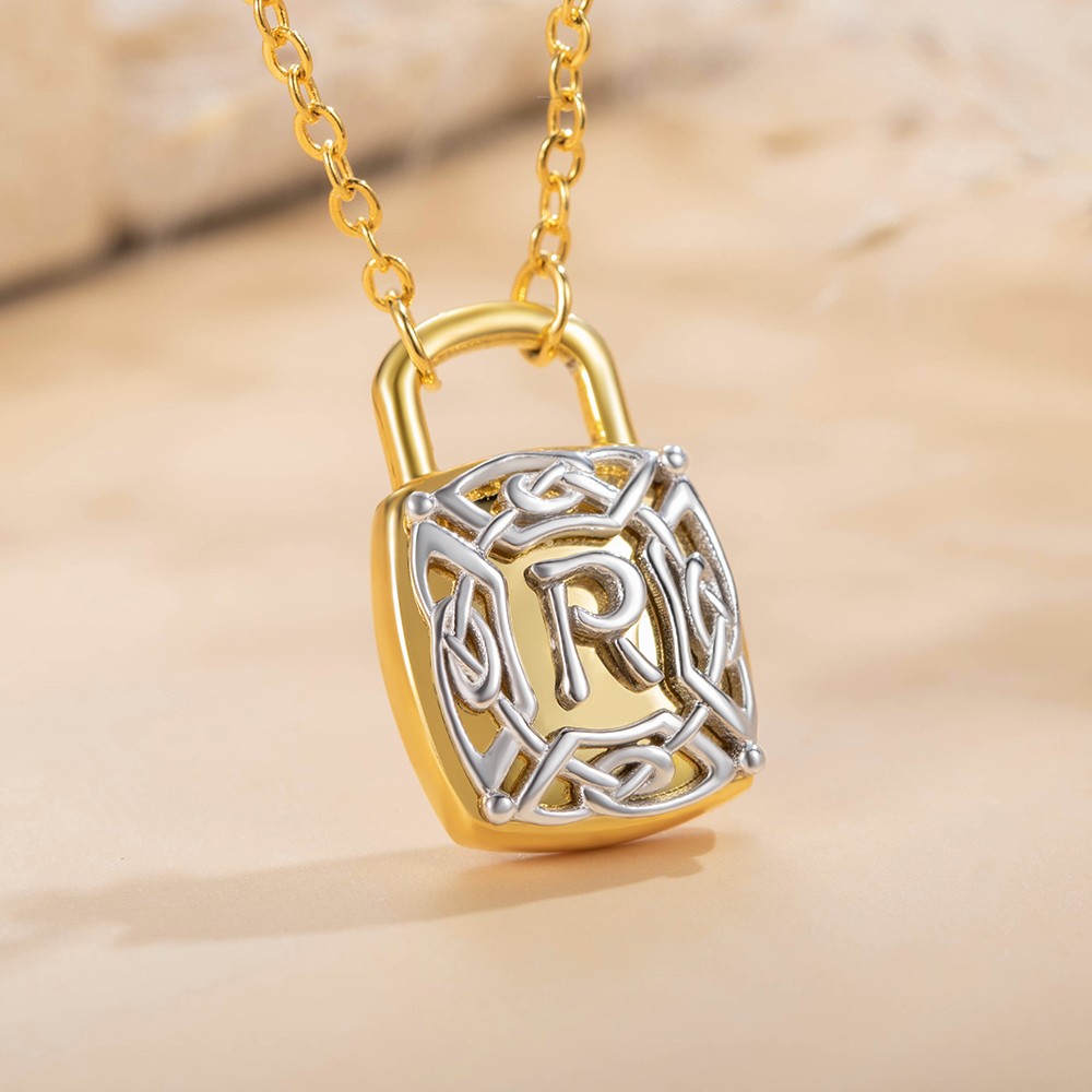 initial necklaces