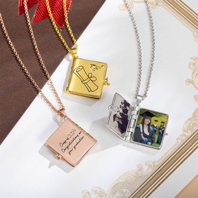 class of 2023  necklace