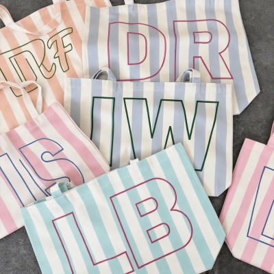 Personalisierte, gestreifte Tragetasche mit Monogramm, leichte Schultertasche aus Baumwolle, Reiseaccessoire, Hochzeits-/Strandgeschenk für Bräute/beste Freundinnen