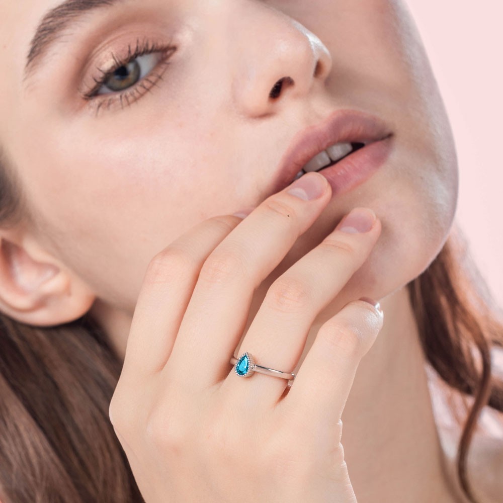 emeralds ring