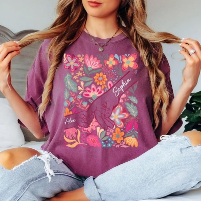 Personalisiertes Mutter-Tochter-T-Shirt mit 1-5 Namen, mehrfarbiges Rundhals-Top mit Blumenmuster, Geschenkidee zum Geburtstag oder Muttertag für Mama/Oma/Sie
