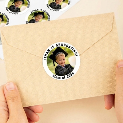 (Set of 30pcs)Personalized Photo Graduation Stickers with Name, Class of 2026 Self-Adhesive Round Labels, Grad Party Decors, Gifts for Graduates