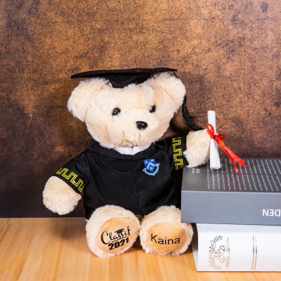Ours en peluche de graduation personnalisé avec badge scolaire