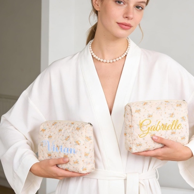 Personalisierte Kosmetiktasche mit Frühlingsblumenmuster, geräumige Reise-Kulturtasche, Gastgeschenk für Junggesellinnenabschiede, Ostergeschenk für sie/Freundinnen/Brautjungfern