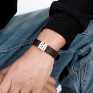 Bracelet en cuir avec nom personnalisé pour la famille