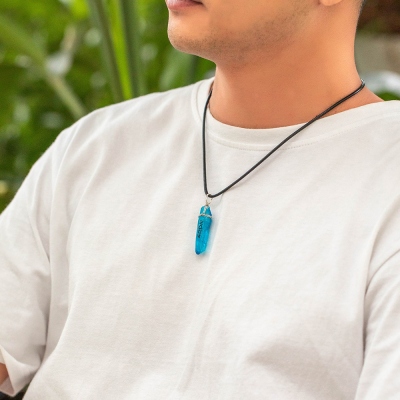 Personalized Kyber Crystal Necklace in Aurebesh