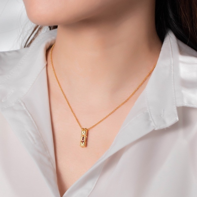 Personalized Mom and Mum Necklace with Birthstone
