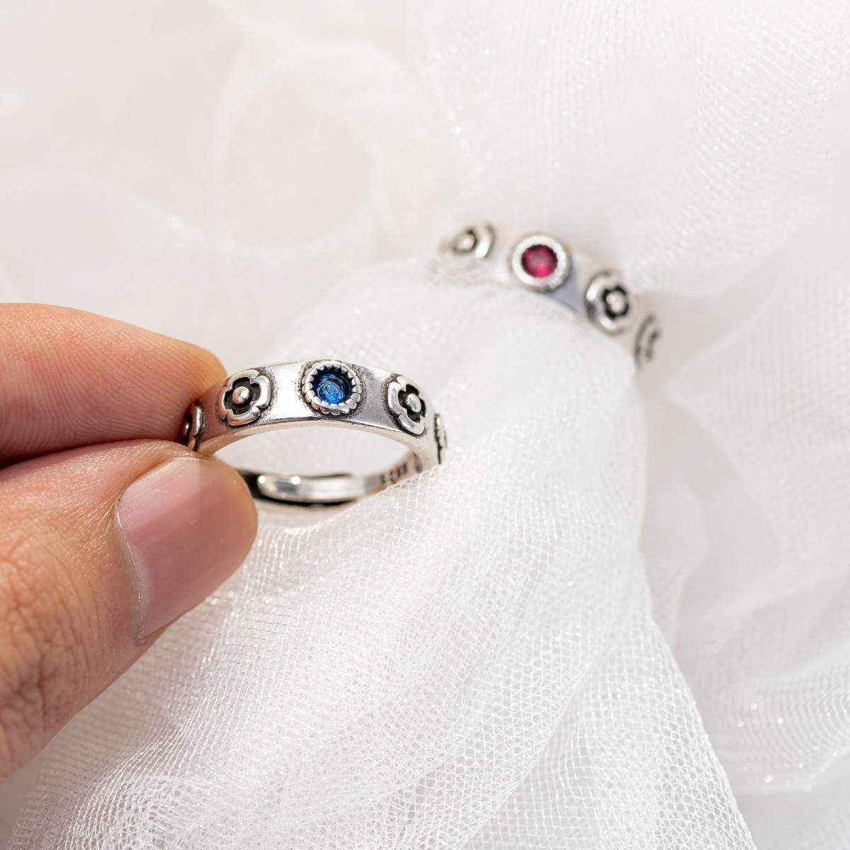 howls ring