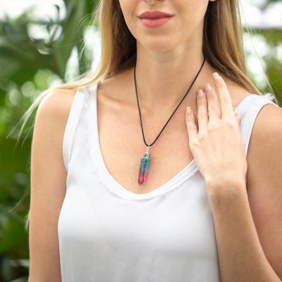 Personalized Kyber Crystal Necklace in Aurebesh