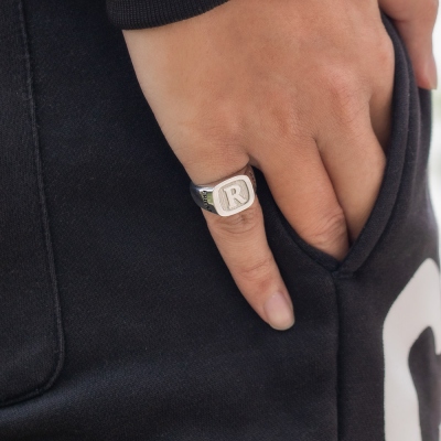 Bague chevalière initiale unisexe en argent sterling carré personnalisé