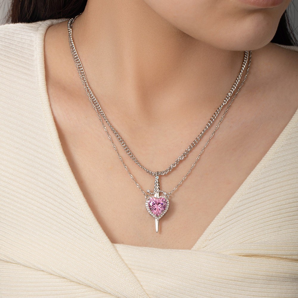 pendant necklace