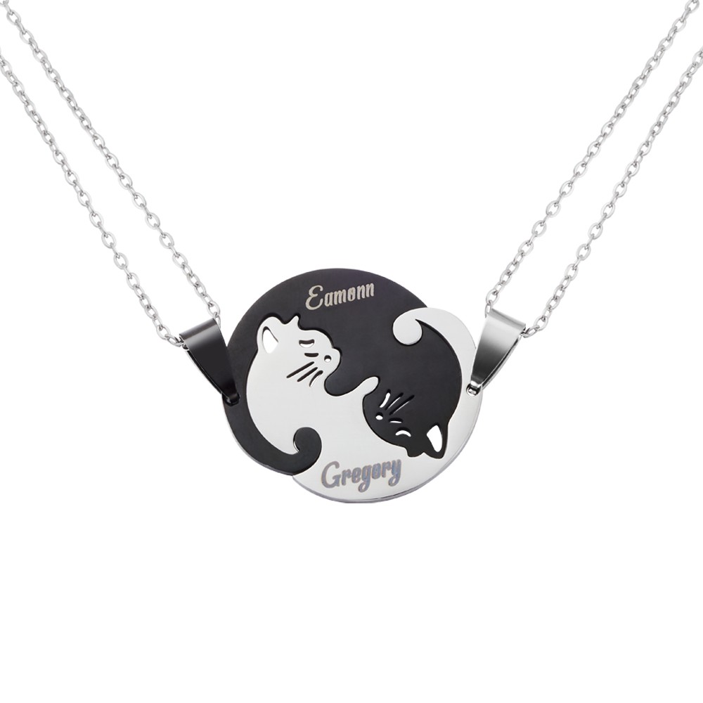 Aangepaste naam zwart-witte kat ketting, set van 2, vriendschap ketting, zuster ketting, beste vriend sieraden, cadeau voor kattenliefhebber/vriend/haar