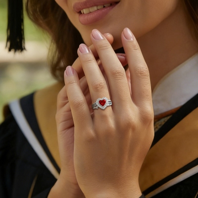 Personalisierter, gravierter Namensring mit Herz-Geburtsstein, Abschlussschmuck für den Jahrgang 2026, Ring für Schul- und Hochschulabsolventen, Geschenk für Absolventen