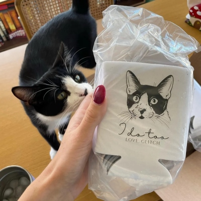 Personalized Cute Pet Portrait Can Cooler with Name, Hand Drawn Cat/Dog Sketch Insulated Drink Sleeve, Summer Party Favor, Gift for Pet Owners/Lovers