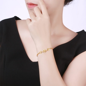 Personalized Heart Bracelet With Birthstone in Gold