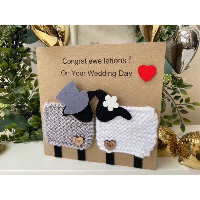 Carte de mariage personnalisée tricotée à la main avec des moutons de la ferme, jeu de mots humoristique, carte de vœux rustique « Monsieur et Madame », cadeau idéal pour une fête prénuptiale ou un enterrement de vie de jeune fille, cadeau pour les jeunes