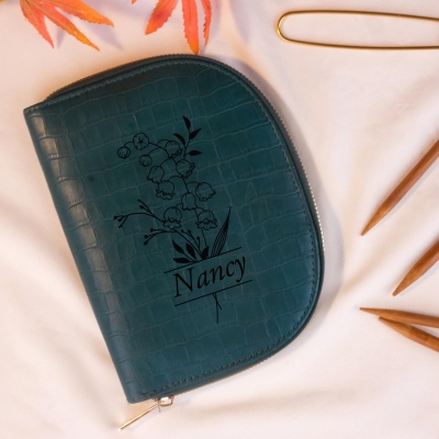 Gepersonaliseerde leren naaldenhouder met geboortebloem en naam, vintage naai- en haaknaaldetui met ritssluiting, reisorganizer voor knutselspullen, cadeau voor breiers