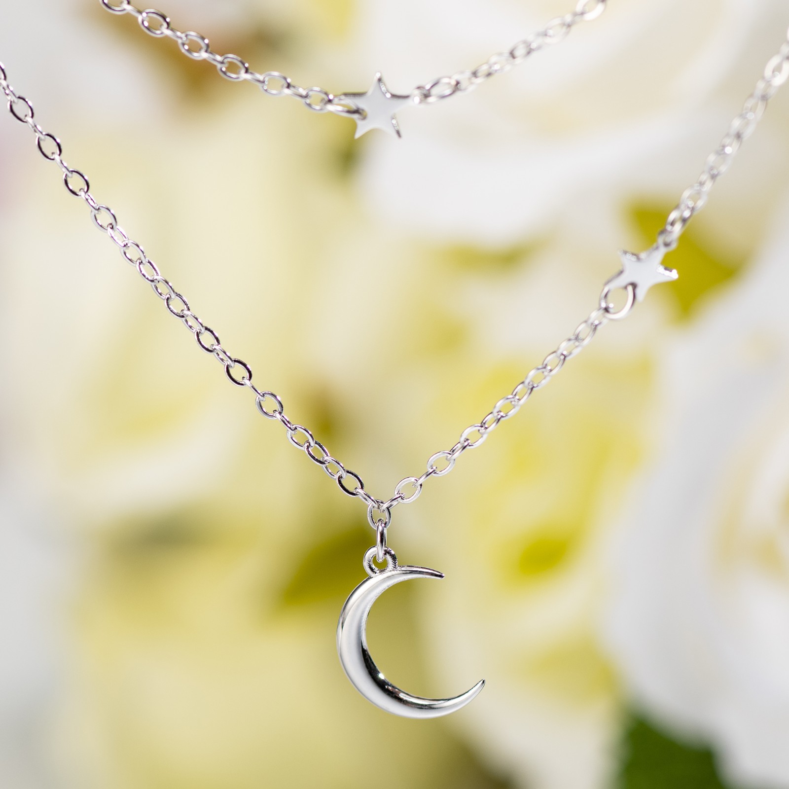 Layered Moon Star Necklace Simple Star Choker Necklace Crescent Charm Pendant Necklace Jewelry for Women and Girls Gift