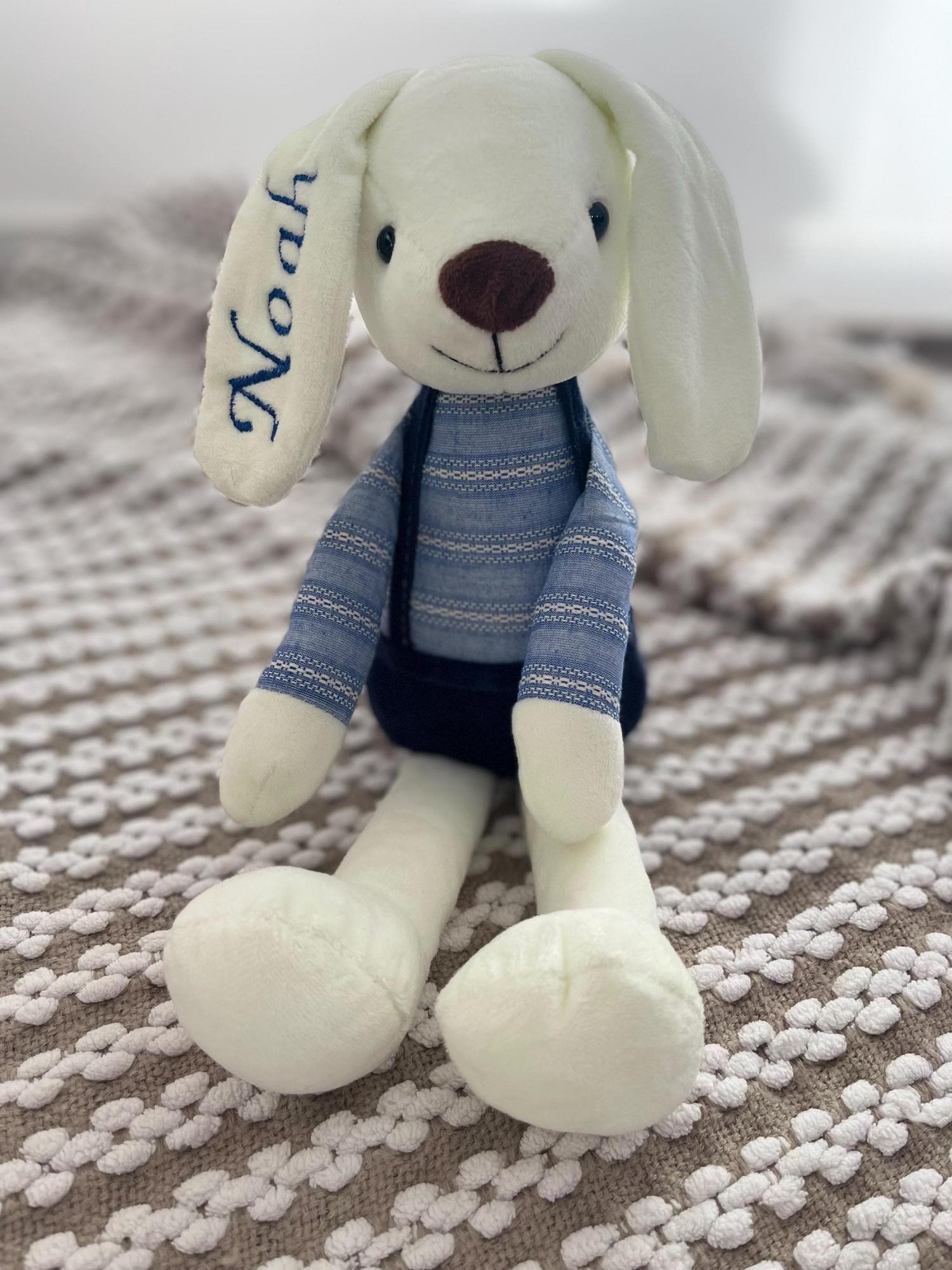 Personalisierter Hase, handgefertigter Plüschhase: Ein liebevolles Geschenk zur Babyparty mit individueller Stickerei. Das beste Babygeschenk
