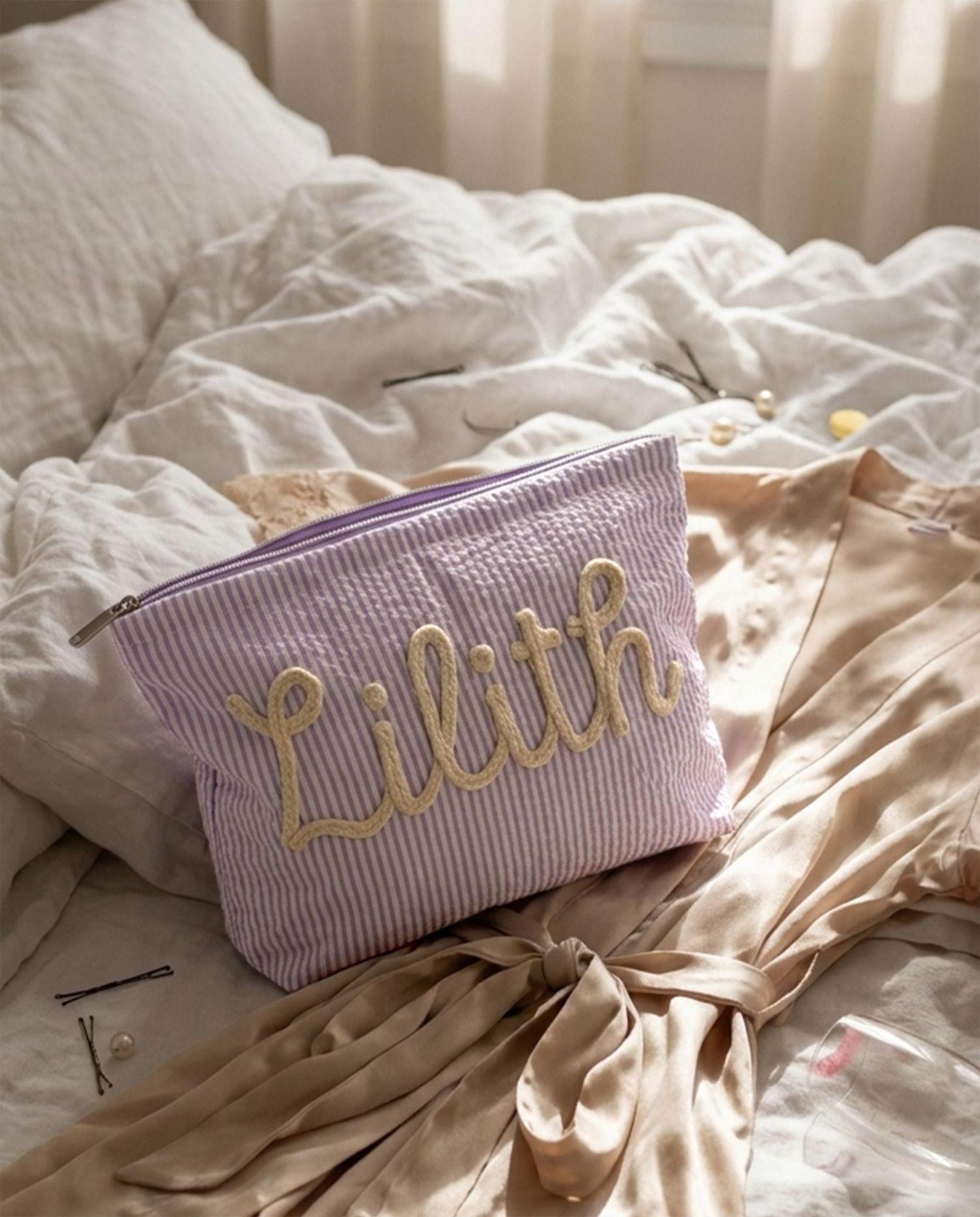 Custom Seersucker Makeup Bag Vacation Travel Pouch Personalized Chenille Name Toiletry Bag Summer Beach Bag Organizer Cosmetic Gift for Her