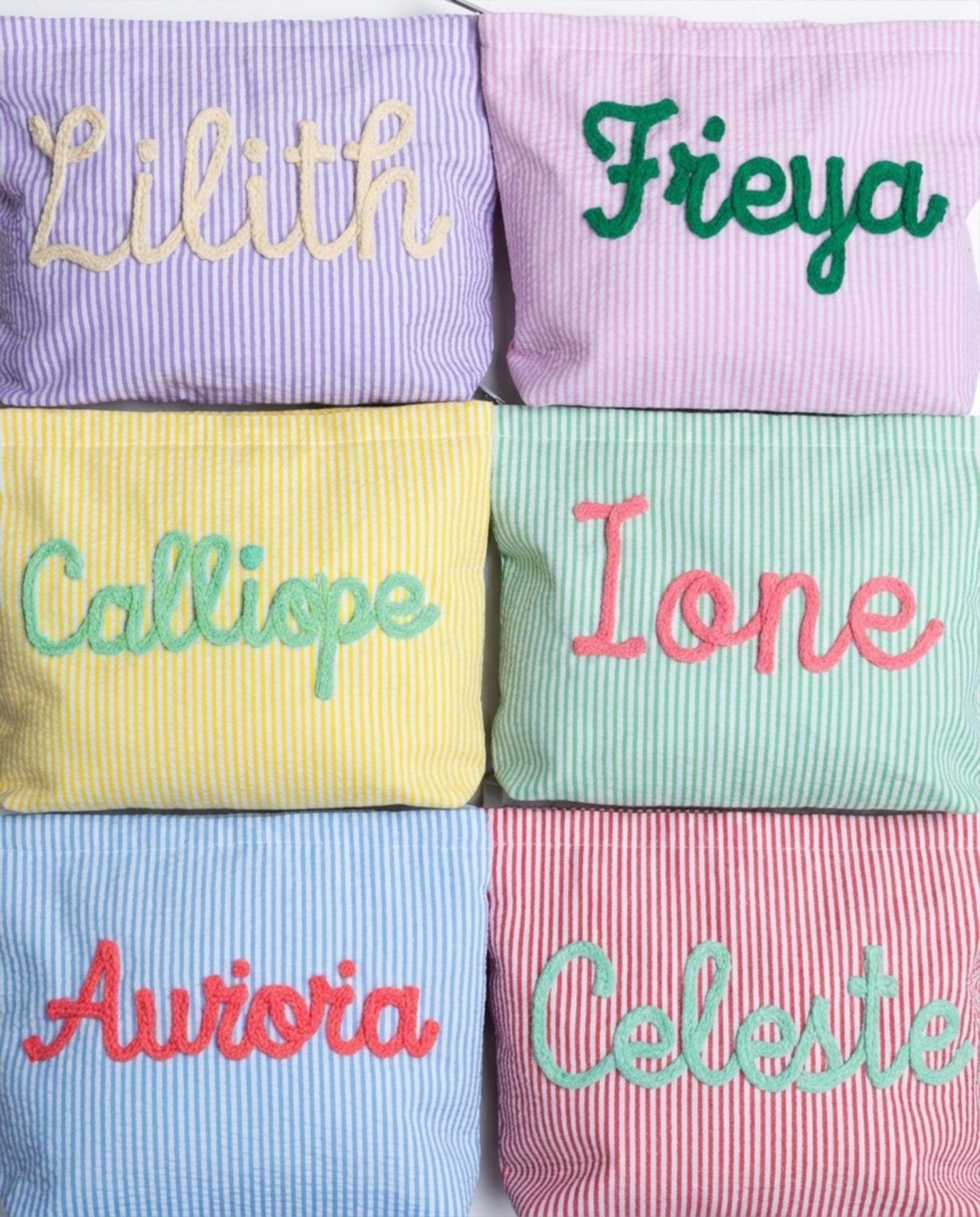 Custom Seersucker Makeup Bag Vacation Travel Pouch Personalized Chenille Name Toiletry Bag Summer Beach Bag Organizer Cosmetic Gift for Her