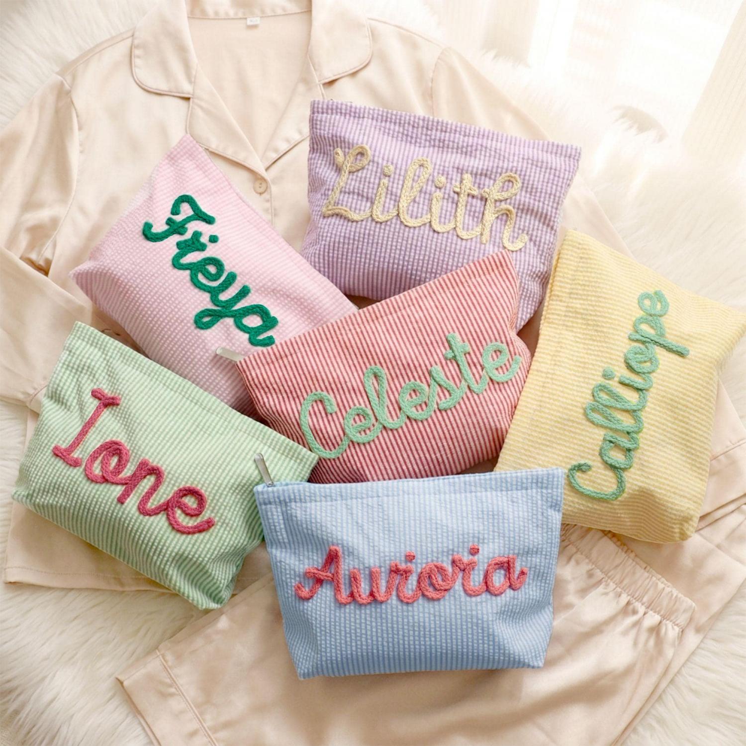 Custom Seersucker Makeup Bag Vacation Travel Pouch Personalized Chenille Name Toiletry Bag Summer Beach Bag Organizer Cosmetic Gift for Her