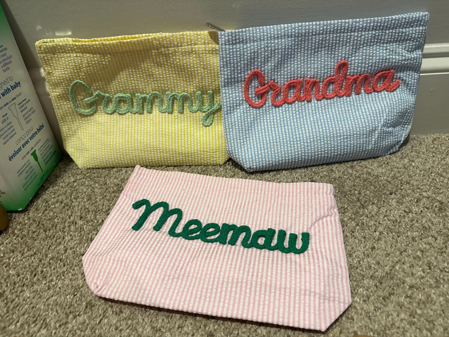 Custom Seersucker Makeup Bag Vacation Travel Pouch Personalized Chenille Name Toiletry Bag Summer Beach Bag Organizer Cosmetic Gift for Her