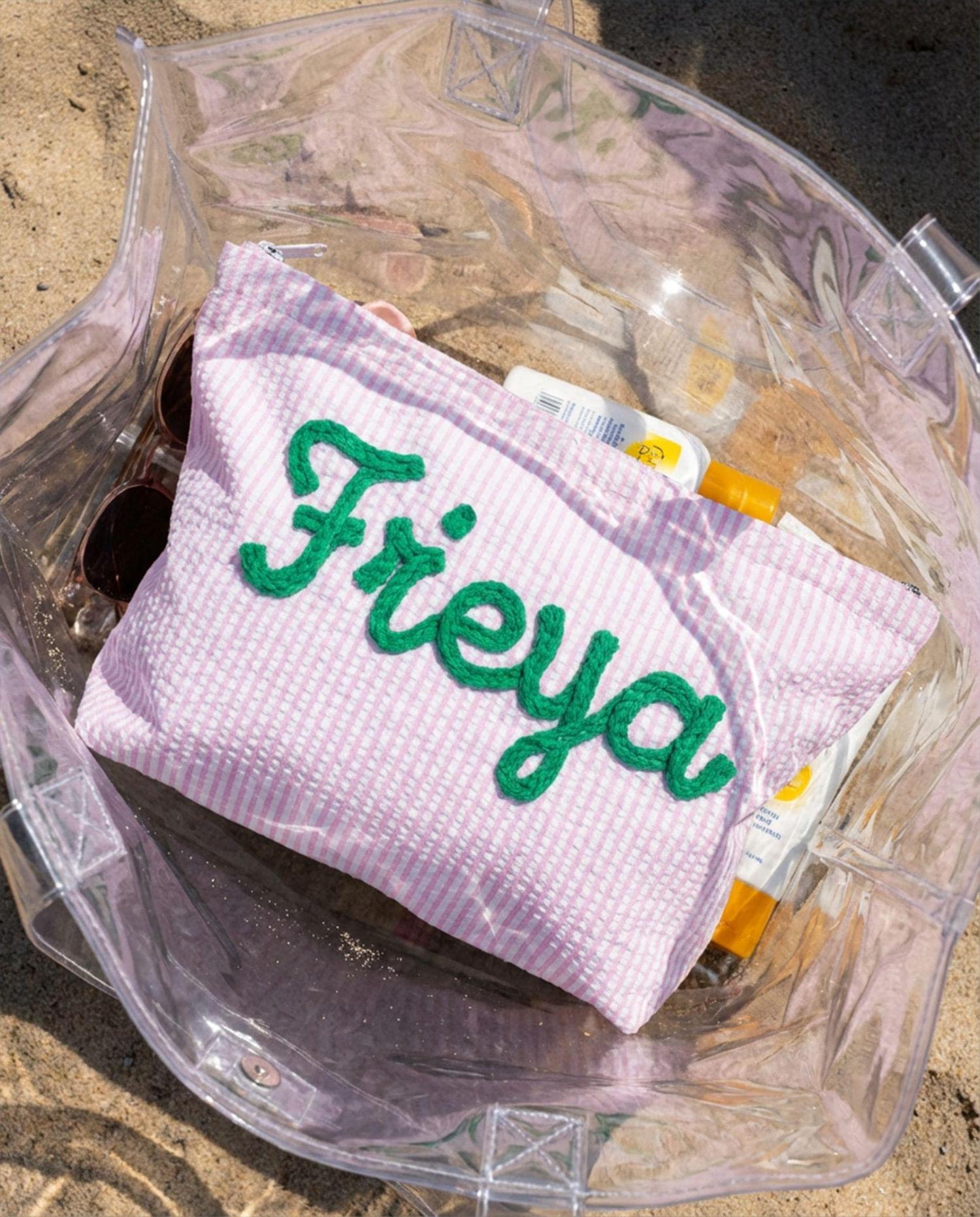 Custom Seersucker Makeup Bag Vacation Travel Pouch Personalized Chenille Name Toiletry Bag Summer Beach Bag Organizer Cosmetic Gift for Her