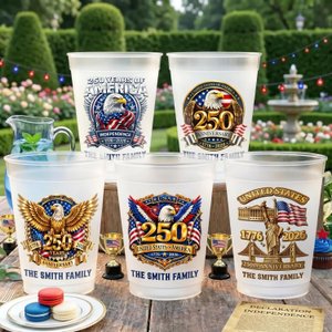 Custom Plastic Cups - Personalized America 250th Anniversary Gifts For Mom, Dad, Brother, Sister, Kids - United We Stand