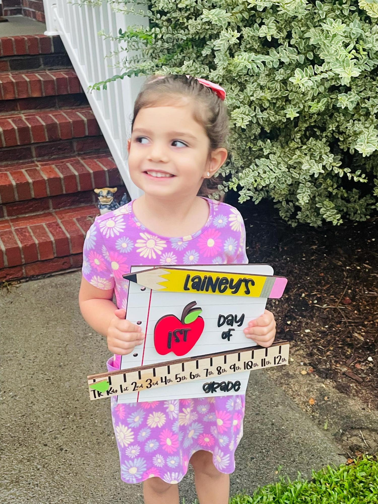 Personalized First Day of School Sign, Interchangeable Photo Prop with Grade Ruler, 4 Apples, & 5 Pencil Colors, Back to School Sign