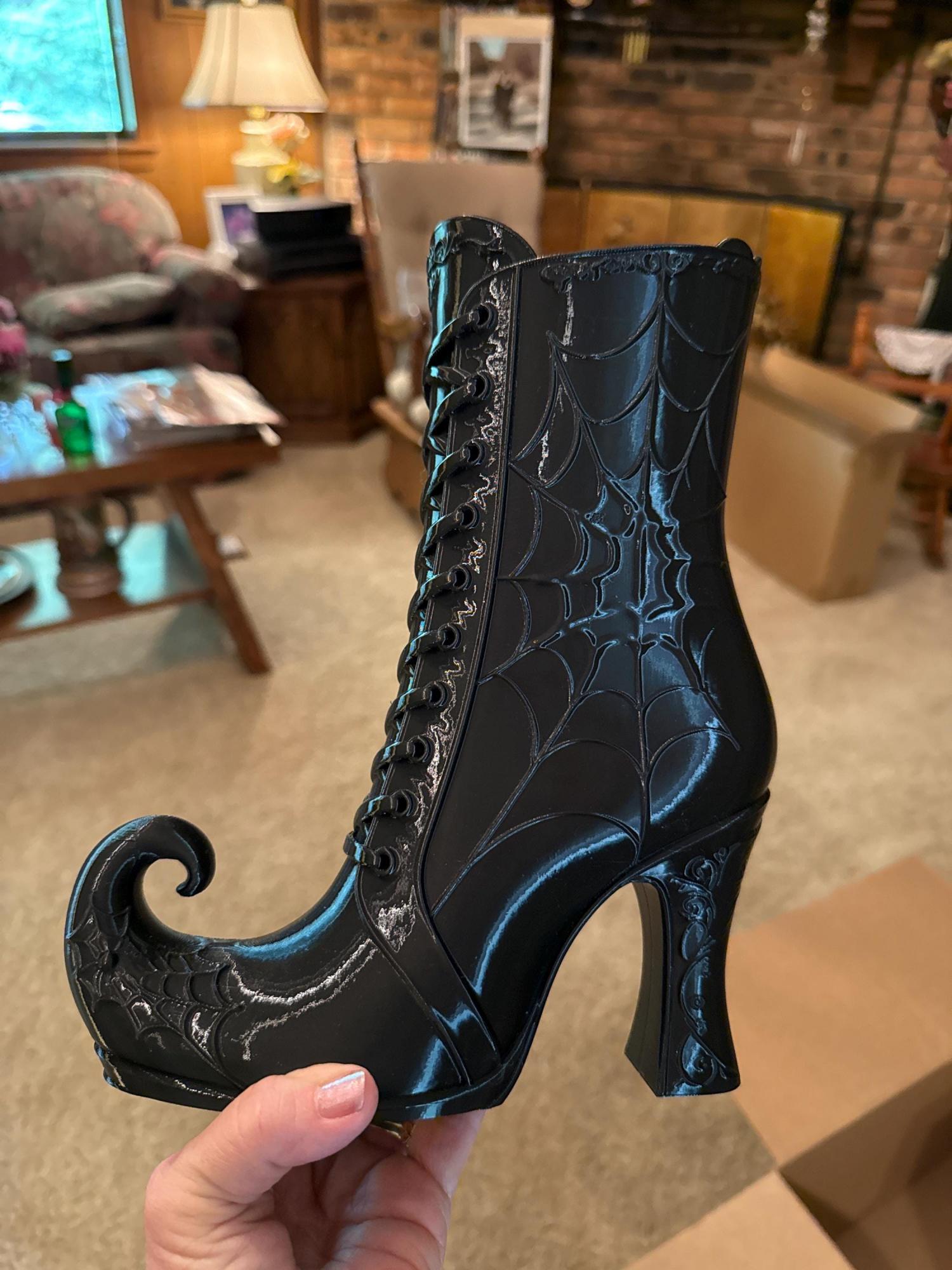 Halloween Witch Boot Vase, 3D Printed Spider Web Decor, Gothic Floral Arrangement Holder, Witchy Home Decor, Spooky Centerpiece