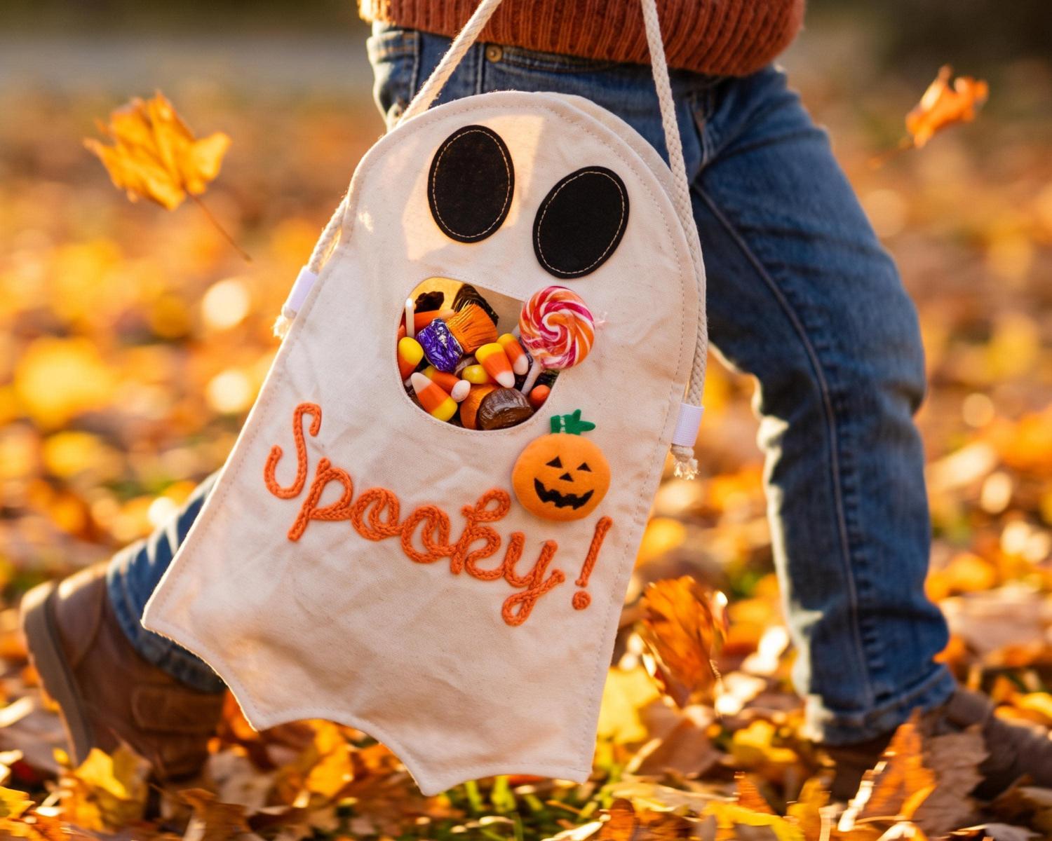Personalized Ghost Trick or Treat Bag, Custom Halloween Candy Bag, Kids Halloween Tote with Name, Reusable Ghost Bag, Boo Basket Gift